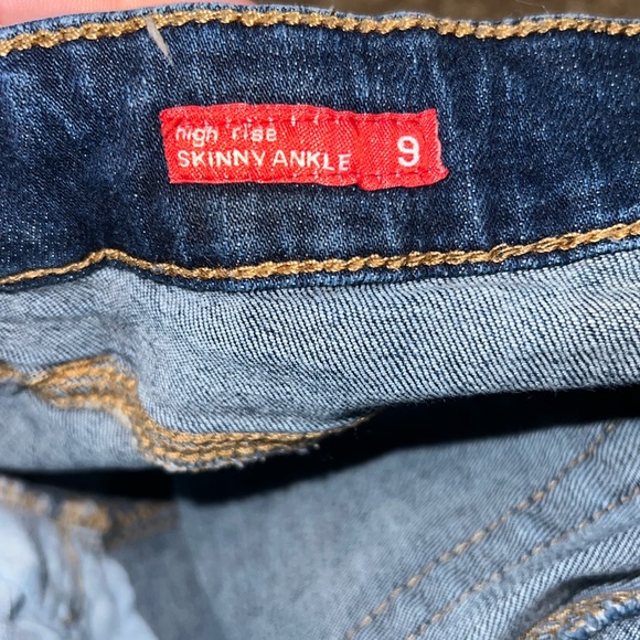 Hot Kiss Highrise Skinny Ankle Distressed Raw Hem Jeans Size 9 - Picture 4 of 9